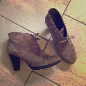 Leather lace-up booties!